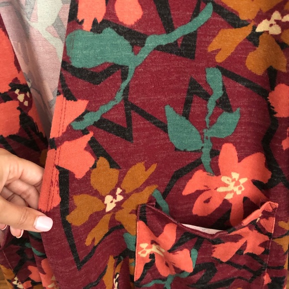 LulaRoe Sarah Cardigan - Picture 2 of 4